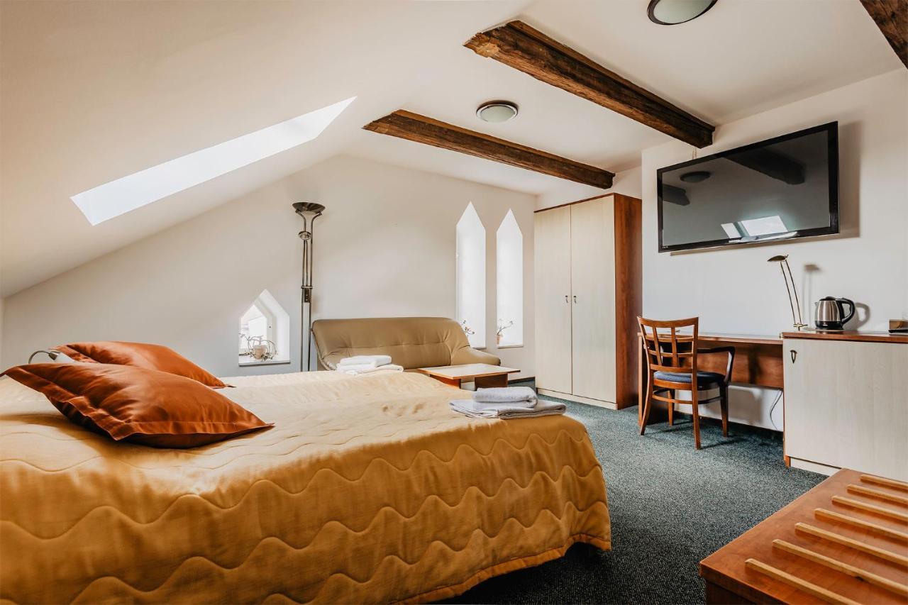 Hotel U Valdicke Brany Їчін Екстер'єр фото