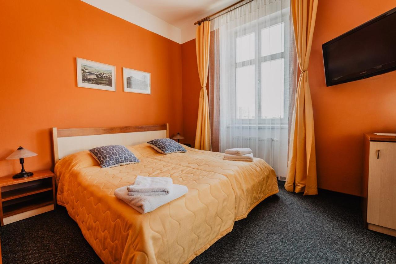 Hotel U Valdicke Brany Їчін Екстер'єр фото